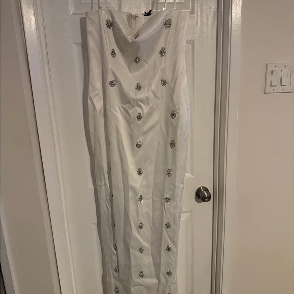 Chic White Embellished Maxi Dress